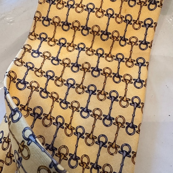 GUCCI - 💛Yellow Equestrian Tie! Derby - 🐎 Snaffle Bit Pattern - Picture 3 of 15
